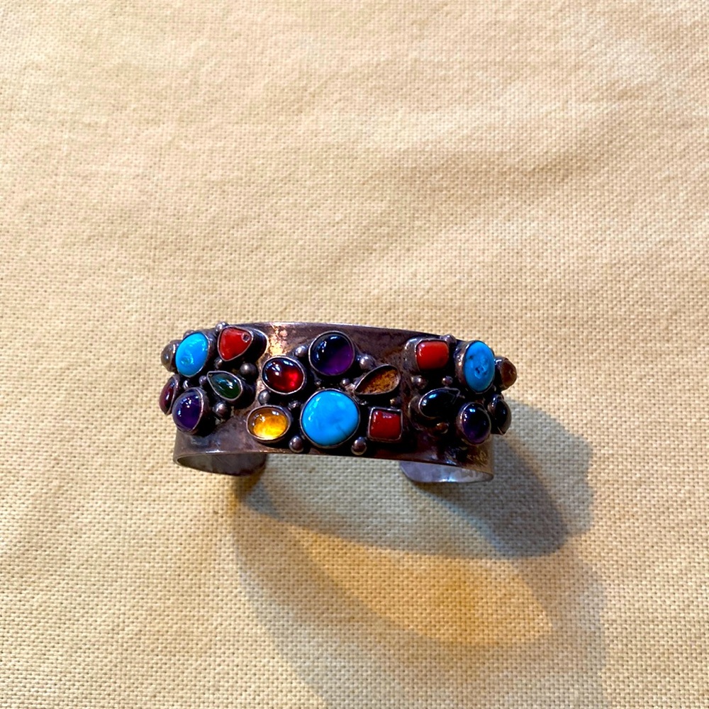 Native American semi precious sterling silver cuff🌺